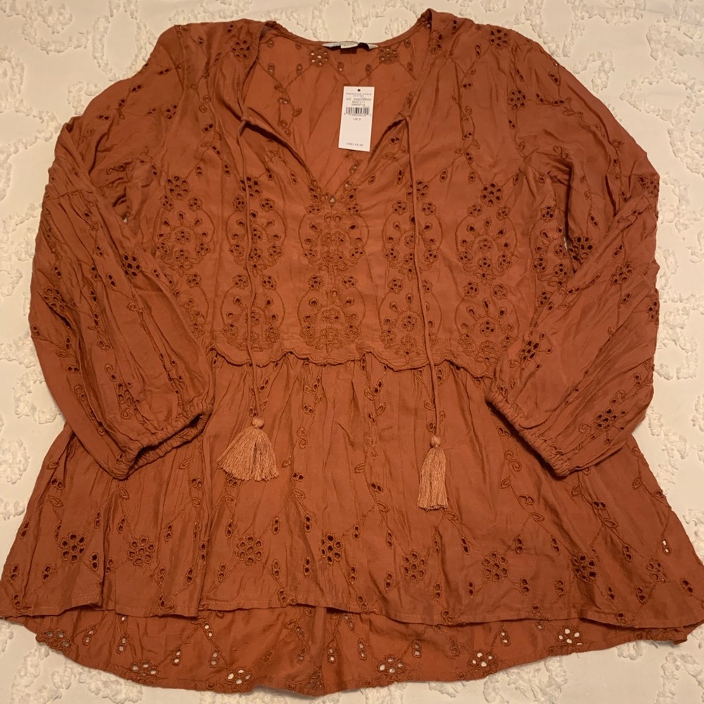 Eyelet top